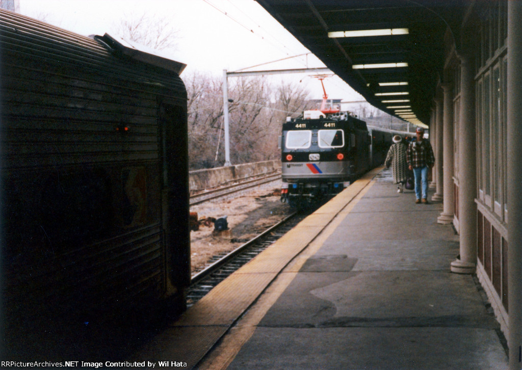 NJT ALP-44 4411